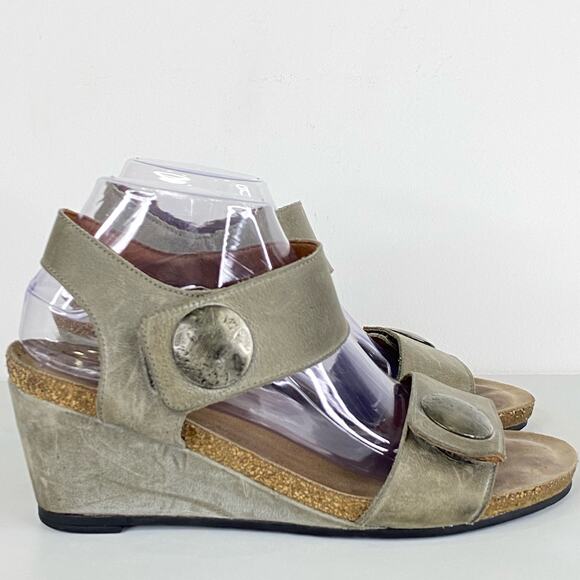 TAOS Carousel 2 Wedge Sandal Gray Leather Womens US  8-8.5 / EU 39 Walking Shoe - Picture 2 of 11
